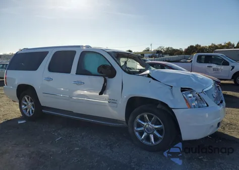 2014 GMC Yukon Xl Denali z USA, uszkodzony, nr VIN 1GKS2MEF1ER140038